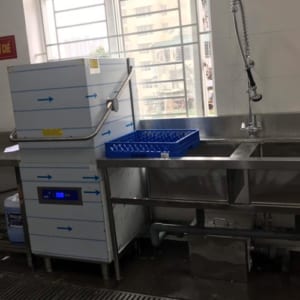 Tại sao máy rửa bát công nghiệp là lựa chọn tối ưu cho các nhà hàng và khách sạn?