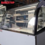 Tủ trưng bày bánh kính cong 90cm BAKERTOP BKCD900