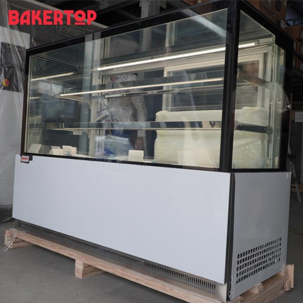 Tủ trưng bày bánh kính vuông 1m2 BAKERTOP BKRD1200
