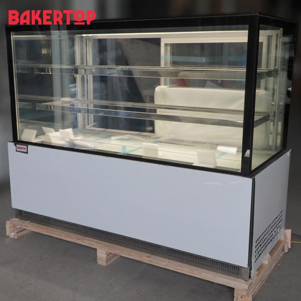 Tủ trưng bày bánh kính vuông 1m5 BAKERTOP BKRD1500
